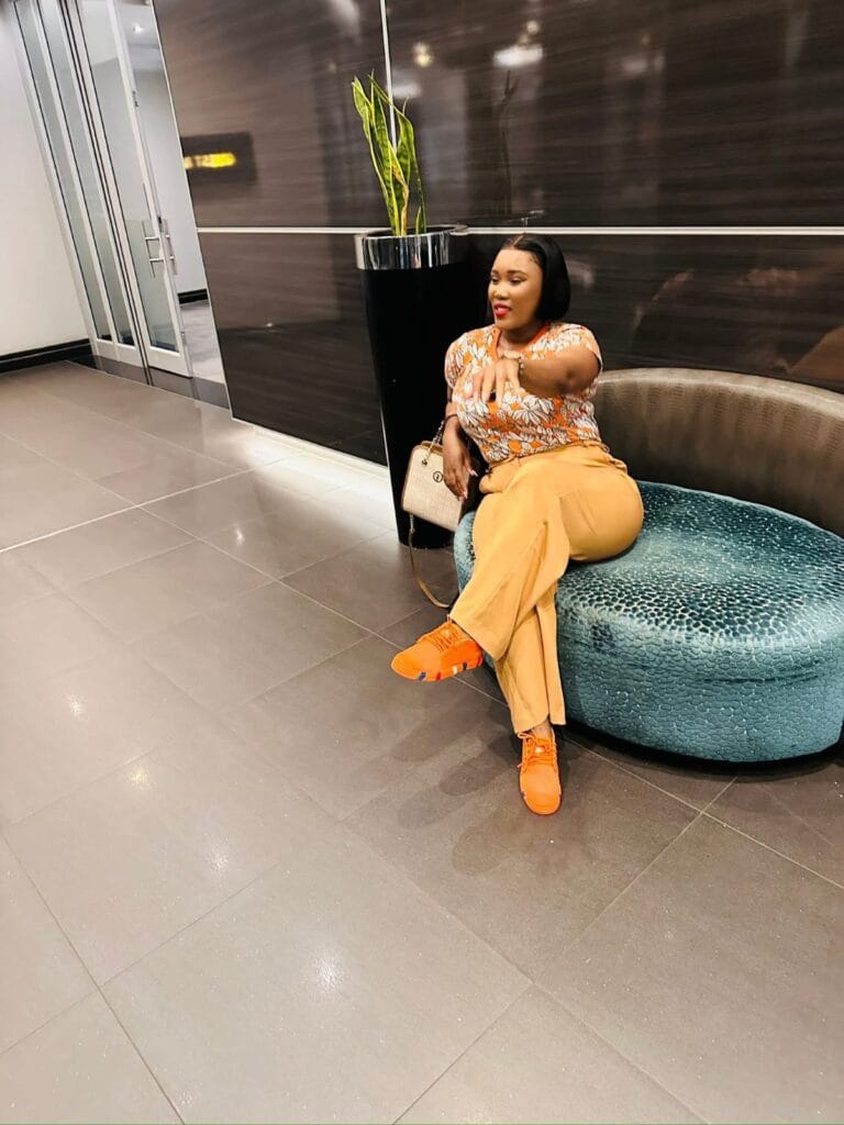 Mercy wealthy sugar mummy in Karen Nairobi seeking a well mannered young man for travel