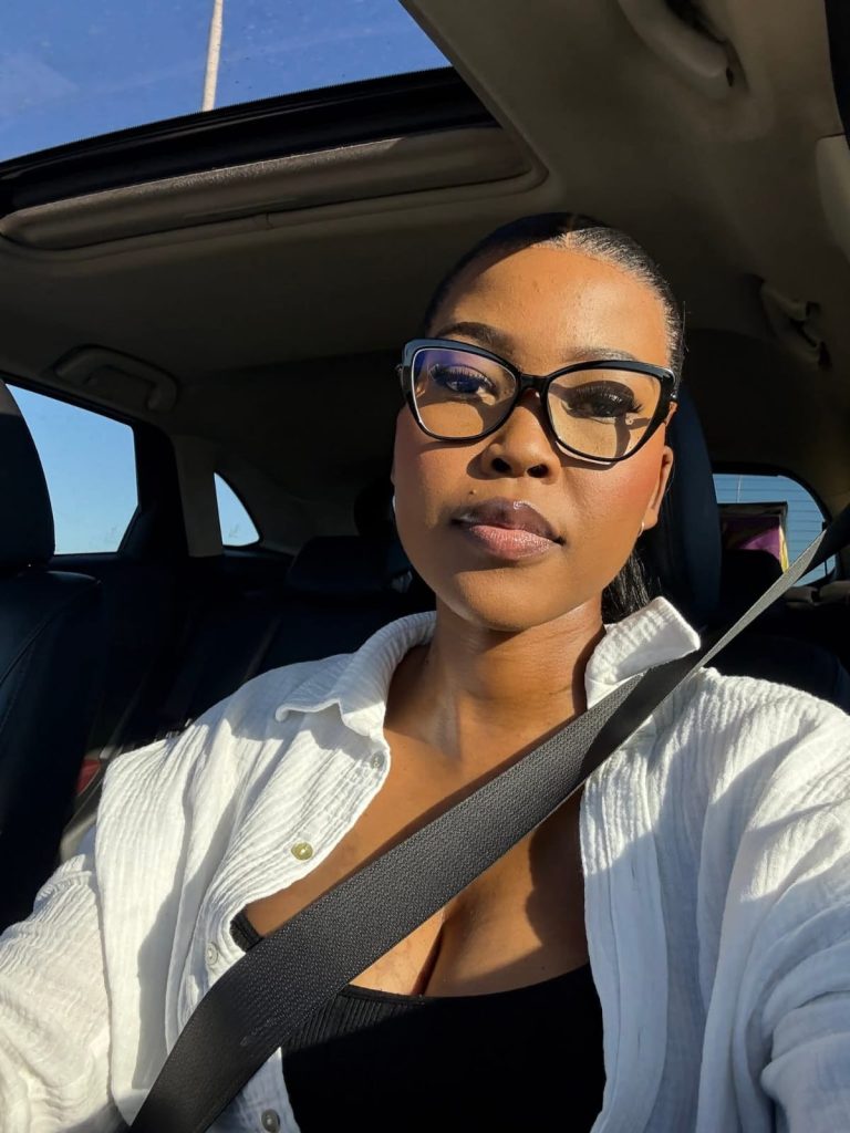 Teresa loaded sugar mummy from Umoja looking for a humorous charming guy